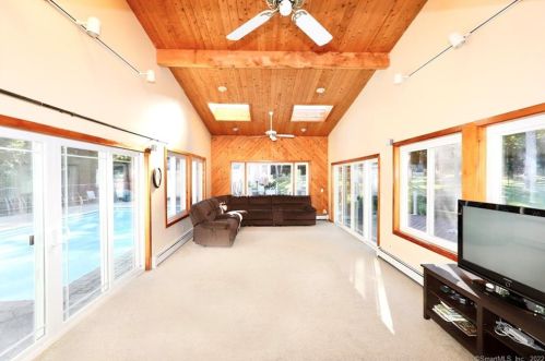 95 Mountain View Dr, Torrington CT 06791-1120 exterior