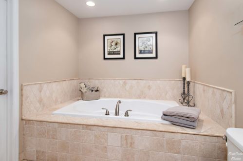 4014 Shenandoah Dr, Bull Valley IL 60012-1712 exterior