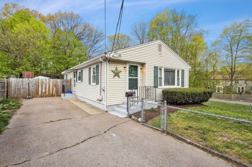 74 Henry St, Woonsocket, RI 02895-3754