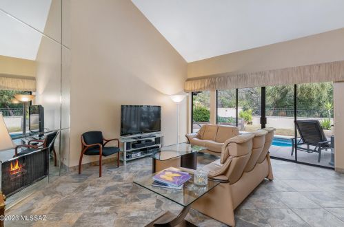 7201 Grey Fox Ln, Tucson, AZ 85750-1378