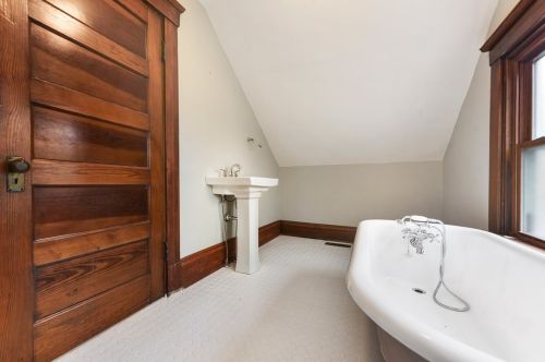 133 Dewey St, Pittsburgh PA  15218-1407 exterior