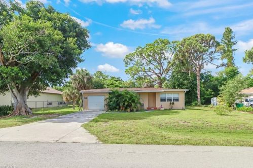 870 109th Ave, Naples, FL 34108-1814