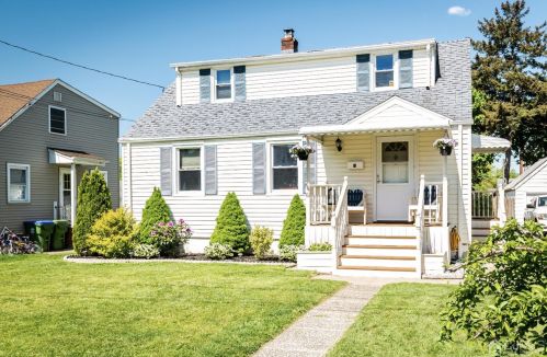 61 Second St, Edison NJ  08837-2609 exterior