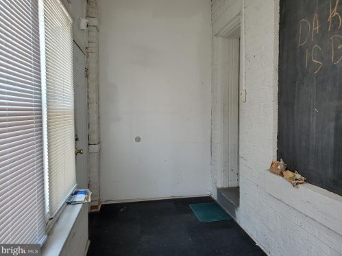 4017 9th St, Philadelphia, PA 19140-2235