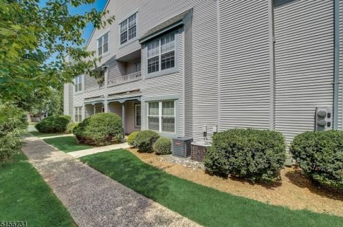 2207 Vroom Dr, Bridgewater NJ  08807-7009 exterior