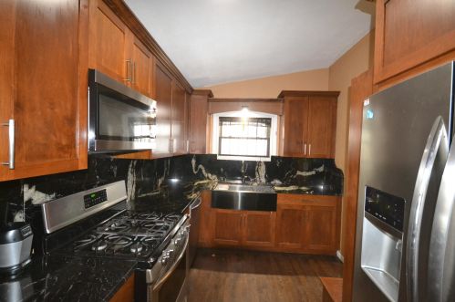 10916 Hampton Ave, Milwaukee, WI 53225-3839