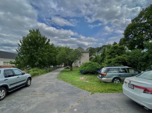 18 Falmouth St, Worcester MA 01607-1313 exterior