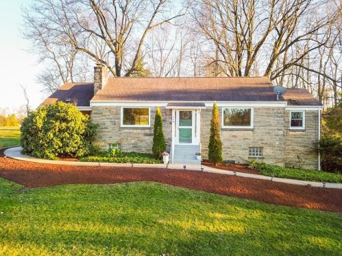 210 Johnston Rd, Pittsburgh PA  15241-2555 exterior