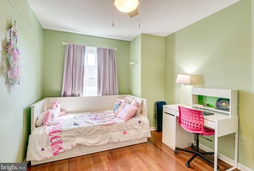 7041 Chesley Search Way, Alexandria VA 22315-4754 exterior