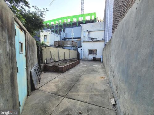 1121 Hancock St, Philadelphia PA 19133-3830 exterior