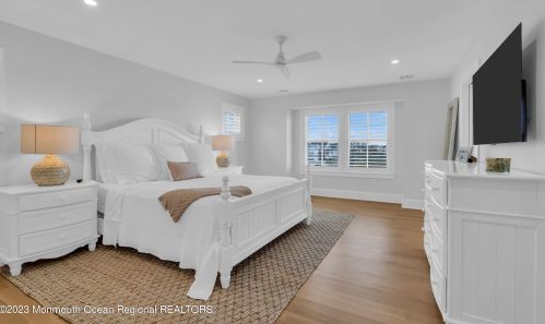 400 Newark Ave, Point Pleasant Beach NJ 08742-4141 exterior