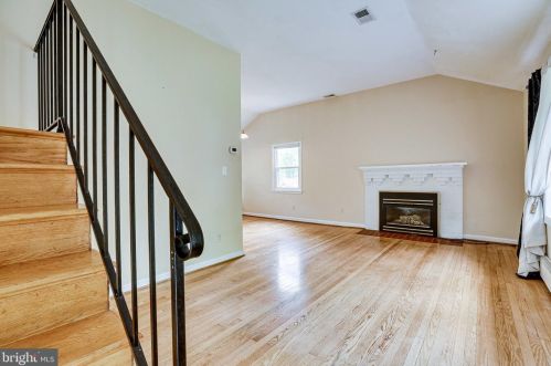 4301 Laurel Rd, Alexandria VA 22309-2520 exterior