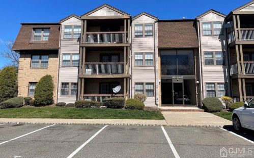 407 Newport Ct, Perth Amboy, NJ 08863-1473