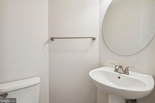 4653 Kirkpatrick Ln, Alexandria VA 22311-4913 exterior