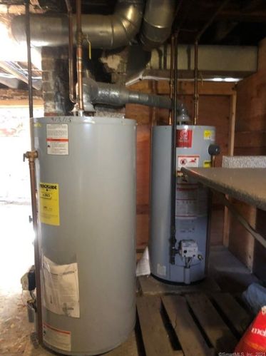 260 Main St, Meriden CT 06451-3859 exterior