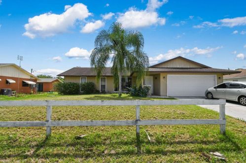 2243 Glover St, Fort Pierce, FL 34984-4723