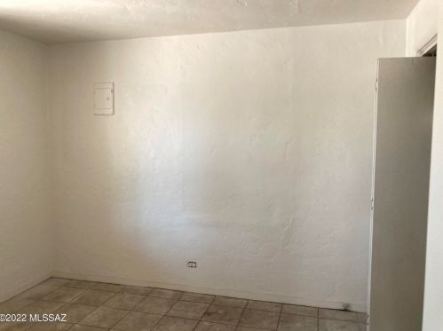 263 Alturas St, Tucson AZ 85705-4402 exterior