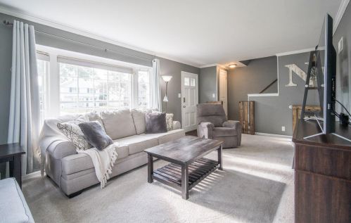 3333 53rd St, Milwaukee, WI 53219-4554