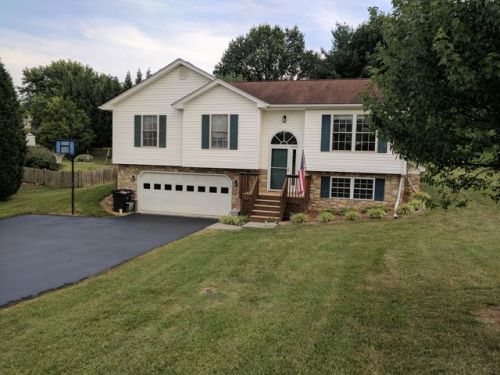 5337 Crumpacker Dr, Roanoke, VA 24019-6059