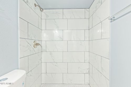 2925 42nd Ave, Phoenix AZ  85019-4323 exterior