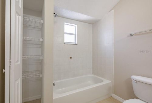 9517 Citrus Glen Pl, Tampa FL  33618-4032 exterior