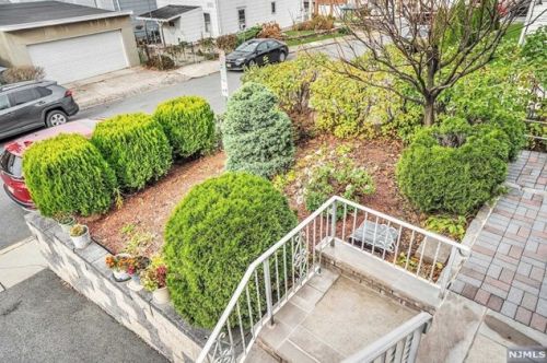 190 Maple St, Fairview NJ 07022-1512 exterior