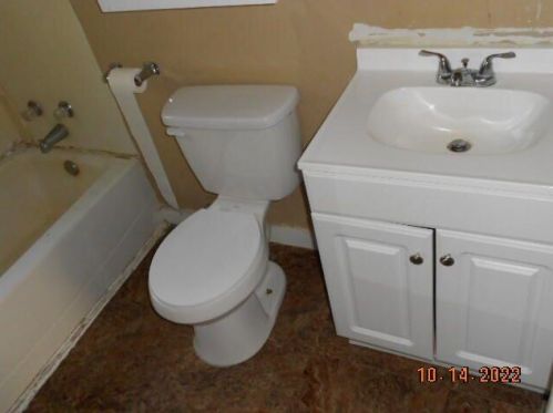 1624 Stockbridge Ave, Kalamazoo MI 49001-4019 exterior