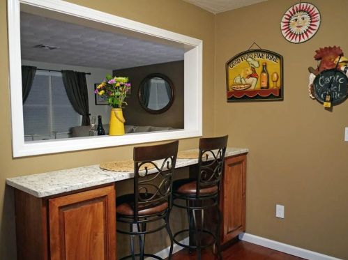 902 Brookhaven Ln, Woonsocket RI 02895-2771 exterior