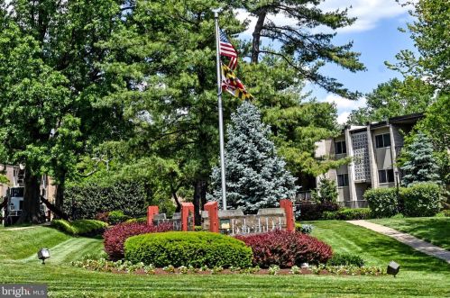 5113 Crossfield Ct, Rockville MD  20852-2145 exterior