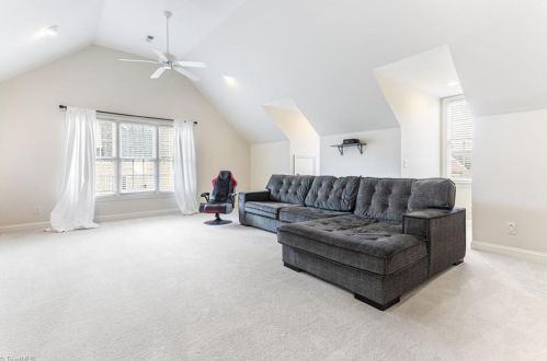 16 Middlefield Ct, Greensboro NC  27455-2257 exterior