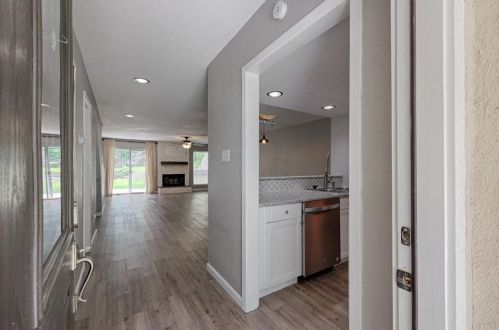 14 April Hl, Montgomery TX  77356-5929 exterior