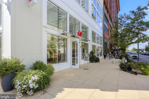 1904 Lewis Ave, Rockville MD 20851-2330 exterior