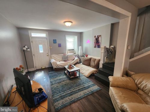 134 Krams Ave, Philadelphia PA  19127-2011 exterior