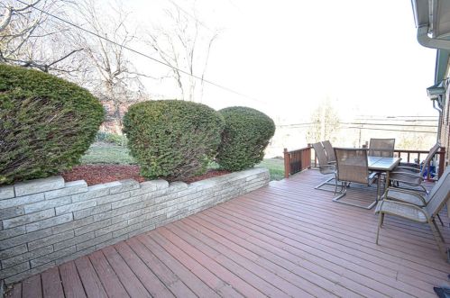 2098 Hazeldell St, Pittsburgh PA  15210-4306 exterior