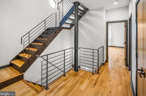 2401 Emerald St, Philadelphia PA  19125-1204 exterior