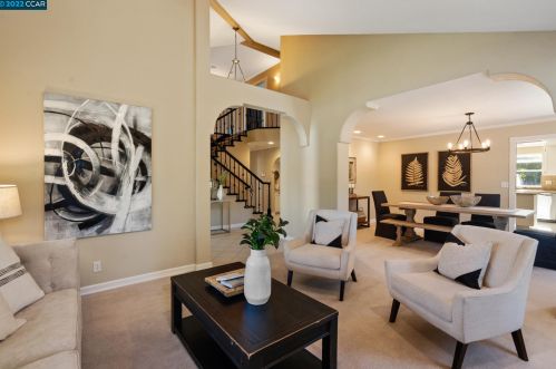 1194 Court Ln, Concord CA 94518-1744 exterior