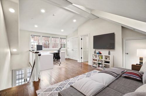 16 Pinckney St, Boston MA exterior