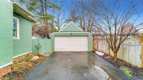 38 Texel Dr, Springfield, MA 01108-2638