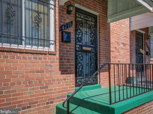 4230 Hildreth St, Washington, DC 20019-4936