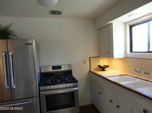 3138 Pima St, Tucson AZ 85712-3461 exterior