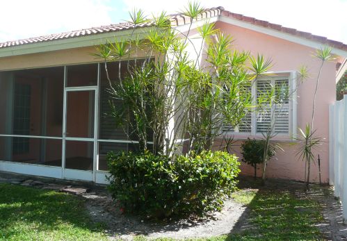 12768 Coral Lk Dr, Boynton Beach FL 33437-4142 exterior