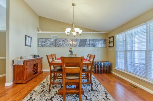 2880 Woodbridge Est Dr, Saint Louis MO 63129-5723 exterior