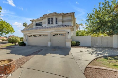 5773 Shannon St, Chandler AZ 85226-1859 exterior