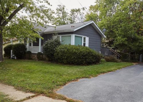 9849 Baptist Church Rd, Saint Louis, MO 63123-4901