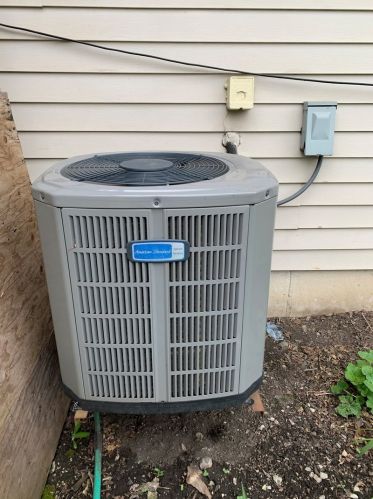 104 Un St, Joliet IL 60433-1142 exterior