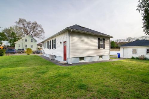 45 Grover St, Providence RI 02909-5209 exterior