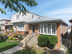 6716 63rd St, Chicago, IL 60638-4004