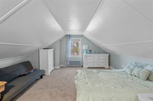 4 Ludington Rd, Worcester MA 01602-3223 exterior