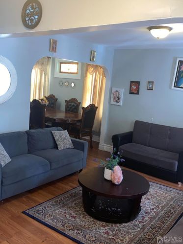 26 Becker Ter, Irvington NJ 07111-1311 exterior