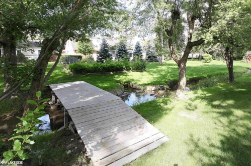 47793 Lexington Dr, Macomb Township MI 48044-2656 exterior